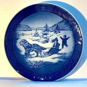 Royal Copenhagen Christmas Plate - 1986.